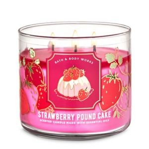 Bath & Body Works Strawberry Cake 3-Wick Candle